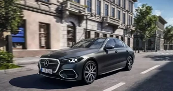 Tin xe 20/8: Mercedes-Benz C-Class 2027 thêm AI và loạt công nghệ mới