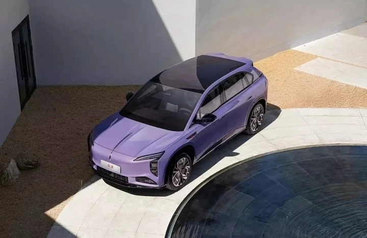 Tin xe 30/8: Koenigsegg Gemera hơn 80 tỷ bị đập kính, Innova 2026 đổi diện mạo Tin xe 30/8: Koenigsegg Gemera hơn 80 tỷ bị đập kính, Innova 2026 đổi diện mạo