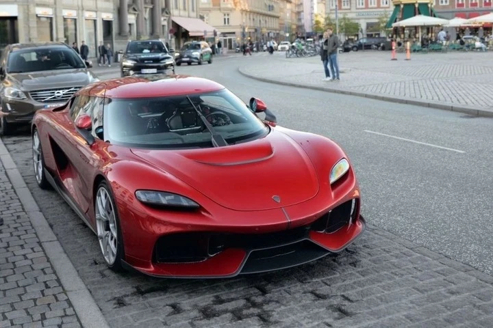 Tin xe 30/8: Koenigsegg Gemera hơn 80 tỷ bị đập kính, Innova 2026 đổi diện mạo Tin xe 30/8: Koenigsegg Gemera hơn 80 tỷ bị đập kính, Innova 2026 đổi diện mạo