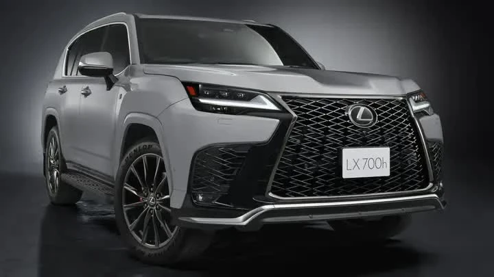 Tin xe 5/10: BMW ấp ủ SUV lớn hơn X7, hé lộ 1 Series thuần điện Tin xe 5/10: BMW ấp ủ SUV lớn hơn X7, hé lộ 1 Series thuần điện