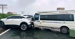 Tình huống xe Lexus đột ngột dừng giữa cao tốc dẫn đến tai nạn liên hoàn