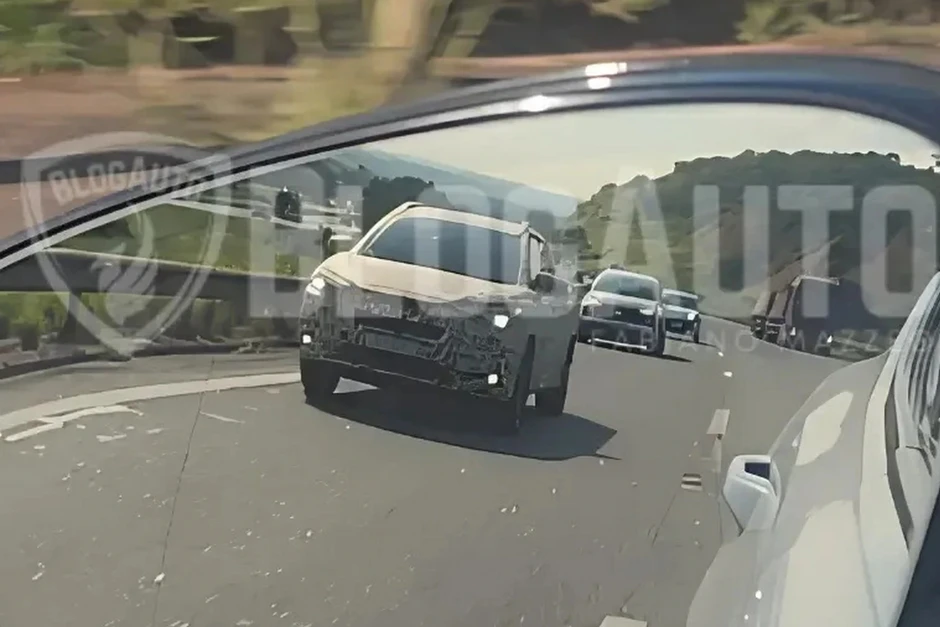 Toyota Corolla Cross bán tải mới lộ diện trên đường thử Toyota Corolla Cross bán tải mới lộ diện trên đường thử