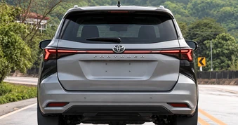 Toyota Fortuner đời mới lộ diện trên đường với cụm đèn LED kiểu mới, dễ ra mắt năm sau cạnh tranh Everest