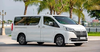 Toyota Granvia 6 năm tuổi vẫn được rao bán gần 3 tỷ đồng dù đã bị "khai tử"