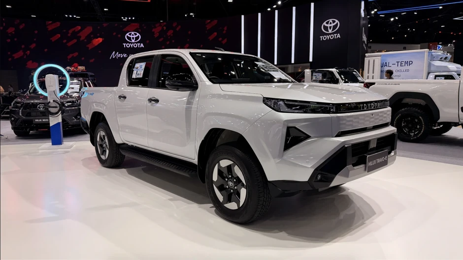 Toyota Hilux Travo-e ra mắt tại Thái Lan, giá quy đổi hơn 1 tỷ đồng Toyota Hilux Travo-e ra mắt tại Thái Lan, giá quy đổi hơn 1 tỷ đồng