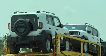 Toyota Land Cruiser cỡ nhỏ lộ diện trên phố trước ngày ra mắt