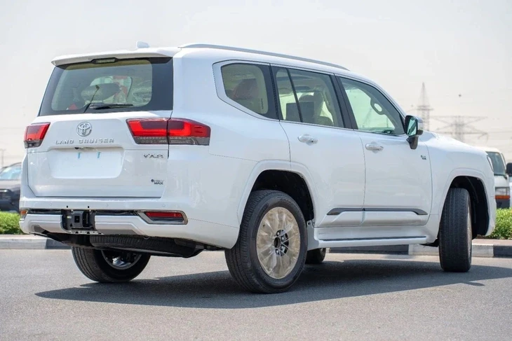 Toyota Land Cruiser hybrid nhận cọc ở Việt Nam, giá dự kiến trên 4,6 tỉ đồng Toyota Land Cruiser hybrid nhận cọc ở Việt Nam, giá dự kiến trên 4,6 tỉ đồng