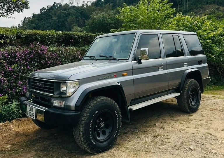Toyota Land Cruiser RJ77 36 năm tuổi vẫn có giá 1 tỷ, đắt gấp 3 xe cùng đời