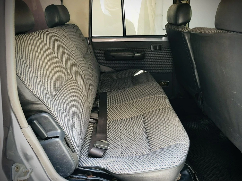 Toyota Land Cruiser RJ77 36 năm tuổi vẫn có giá 1 tỷ, đắt gấp 3 xe cùng đời