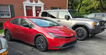 Toyota Prius chạy 160.000 km chỉ trong 8 tháng, máy hybrid mà danh sách hỏng hóc ít đến bất ngờ