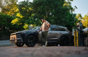 Toyota ra chiếc ô tô không tốn xăng