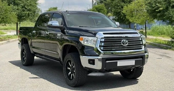 Toyota Tundra 12 năm tuổi được rao bán ngang giá hai xe Ranger Wildtrak mới
