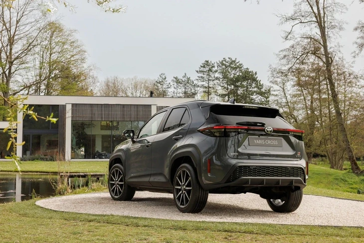 Toyota Yaris Cross 2026 ra mắt: Mặt tiền như Corolla Cross, thêm tính năng an toàn Toyota Yaris Cross 2026 ra mắt: Mặt tiền như Corolla Cross, thêm tính năng an toàn