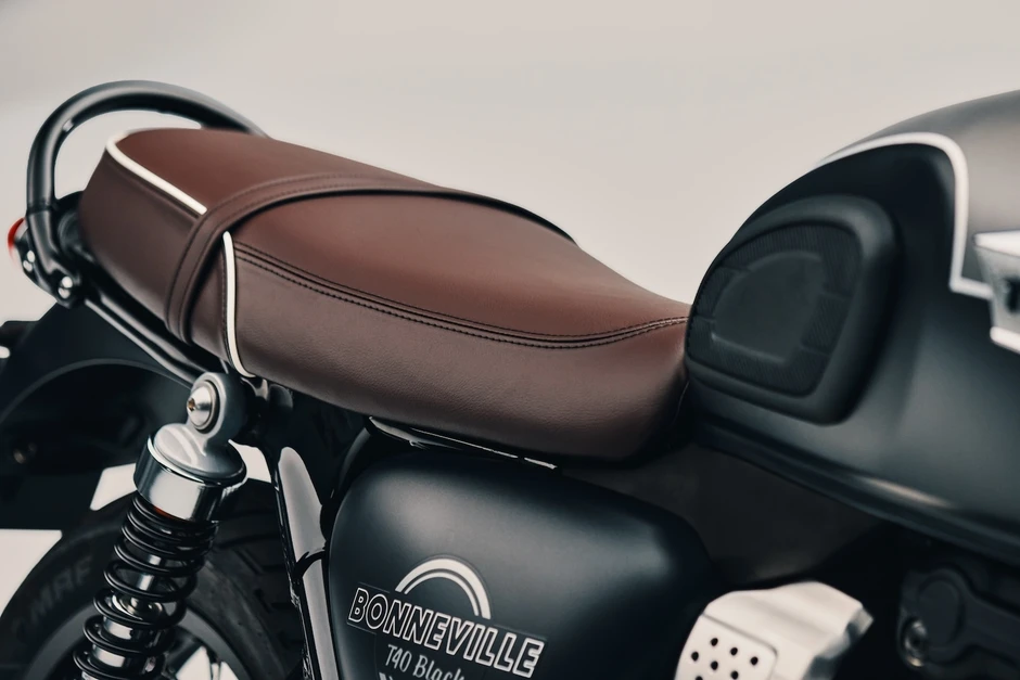 Triumph tung át chủ bài Bonneville T40: Liệu có bóp nghẹt thị phần xe cổ điển khi về Việt Nam? Triumph tung át chủ bài Bonneville T40: Liệu có bóp nghẹt thị phần xe cổ điển khi về Việt Nam?