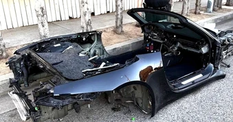 Trộm xe Porsche chỉ để "rã" phụ tùng