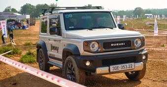 Từng “kèm lạc”, Suzuki Jimny nay giảm 100 triệu vẫn chưa xả hết xe đời cũ
