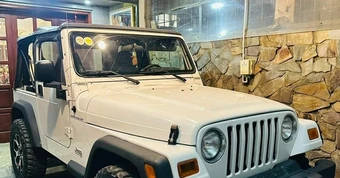 Từng là xe tuần tra, Jeep Wrangler TJ 2001 thành hàng hiếm 850 triệu tại Hà Nội
