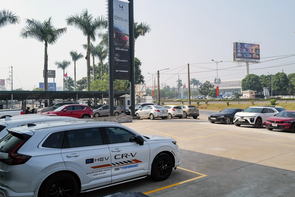 Ưu đãi ô tô tháng 10: Cuộc đua kích cầu chưa hạ nhiệt Ưu đãi ô tô tháng 10: Cuộc đua kích cầu chưa hạ nhiệt