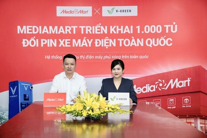 V-Green và Mediamart triển khai 1.000 tủ đổi pin xe máy điện