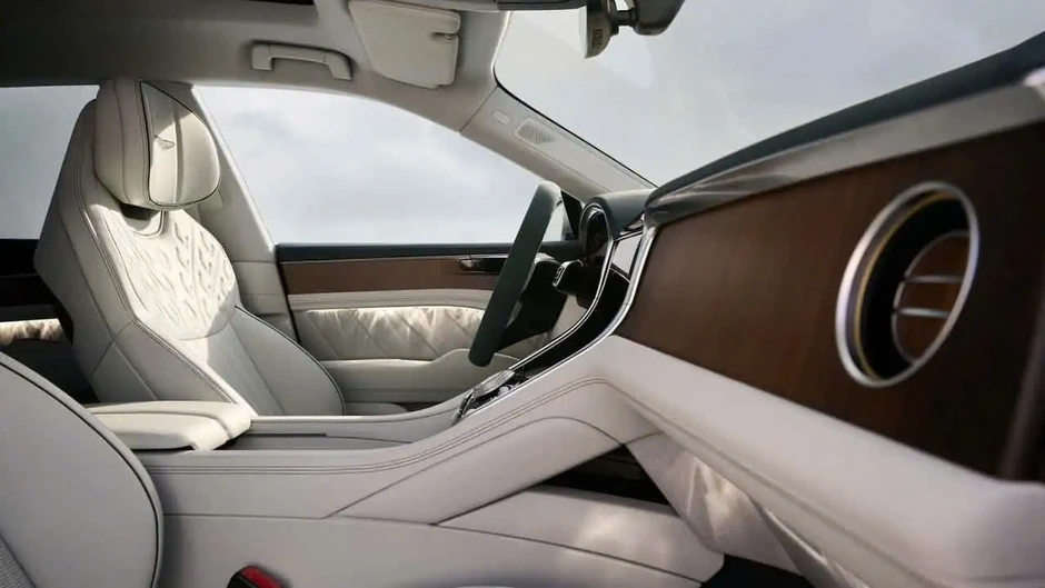 Vì sao Bentley không trang bị màn hình cho hành khách phía trước? Vì sao Bentley không trang bị màn hình cho hành khách phía trước?