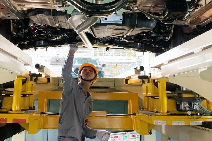 Vì sao đăng kiểm viên đạp hết ga để kiểm tra khí thải của xe ô tô? Vì sao đăng kiểm viên đạp hết ga để kiểm tra khí thải của xe ô tô?