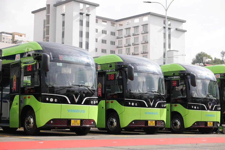 VinBus vận hành 9 tuyến buýt điện mới tại TPHCM VinBus vận hành 9 tuyến buýt điện mới tại TPHCM