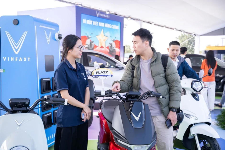 VinFast Flazz - Gen Z 'kết' thiết kế, phụ huynh 'chốt' an toàn, loạt ưu đãi 13% trong tháng 4 VinFast Flazz - Gen Z 'kết' thiết kế, phụ huynh 'chốt' an toàn, loạt ưu đãi 13% trong tháng 4