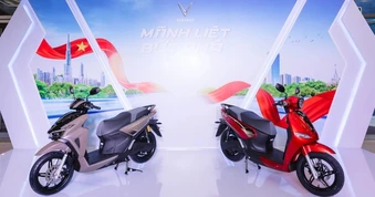 VinFast ra mắt xe máy điện Kinet và Kyo