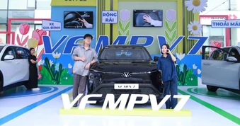 VinFast VF MPV 7 hút khách tại sự kiện lái thử ở Thanh Hóa