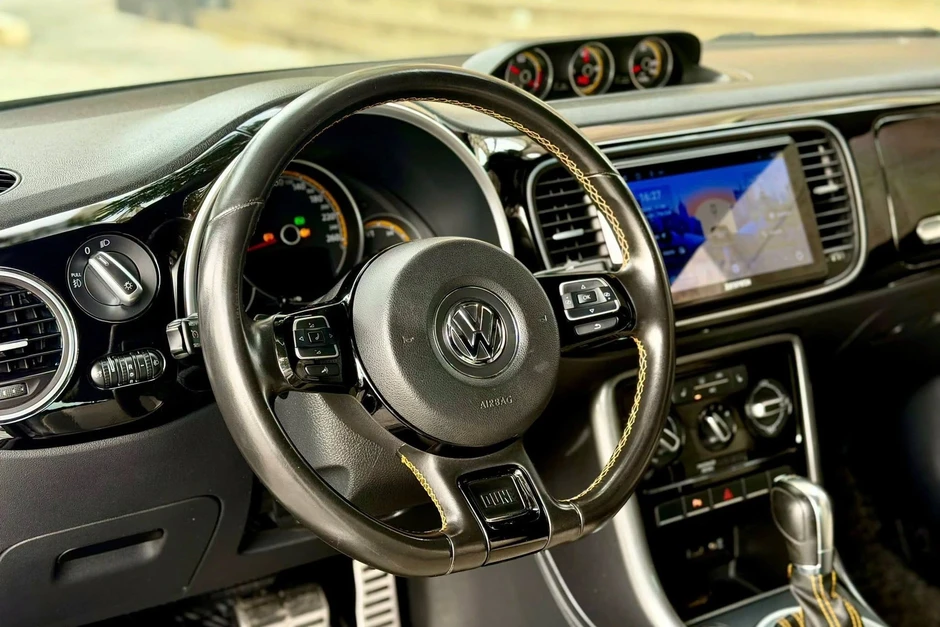 Volkswagen Beetle dùng 9 năm vẫn được rao gần 1,2 tỷ đồng Volkswagen Beetle dùng 9 năm vẫn được rao gần 1,2 tỷ đồng