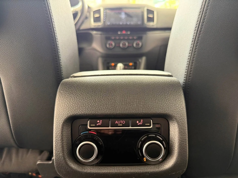 Volkswagen Sharan 10 năm tuổi bán lại ngang giá Honda City mới: Dài ngang Everest, cửa lùa, có ghế massage, cửa nóc toàn cảnh Volkswagen Sharan 10 năm tuổi bán lại ngang giá Honda City mới: Dài ngang Everest, cửa lùa, có ghế massage, cửa nóc toàn cảnh