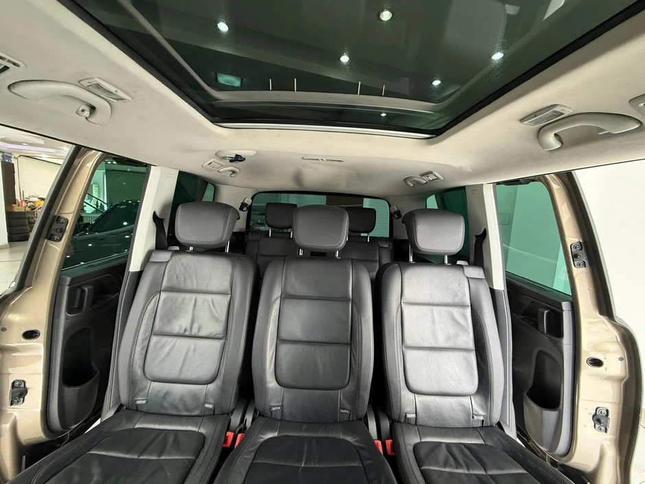 Volkswagen Sharan 10 năm tuổi bán lại ngang giá Honda City mới: Dài ngang Everest, cửa lùa, có ghế massage, cửa nóc toàn cảnh Volkswagen Sharan 10 năm tuổi bán lại ngang giá Honda City mới: Dài ngang Everest, cửa lùa, có ghế massage, cửa nóc toàn cảnh