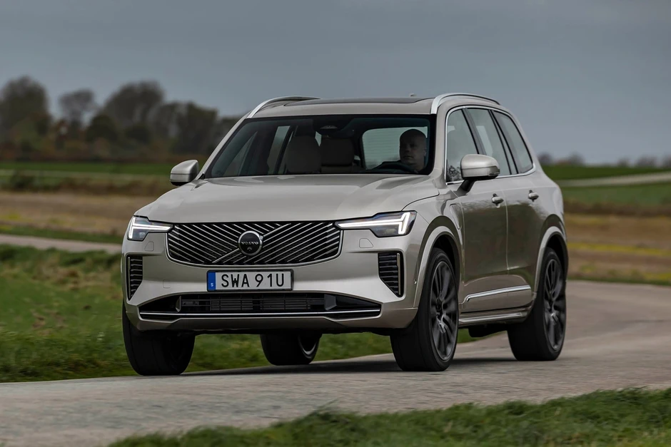 Volvo XC90 giảm sâu 500 triệu đồng tại đại lý, chuẩn bị đón bản mới Volvo XC90 giảm sâu 500 triệu đồng tại đại lý, chuẩn bị đón bản mới