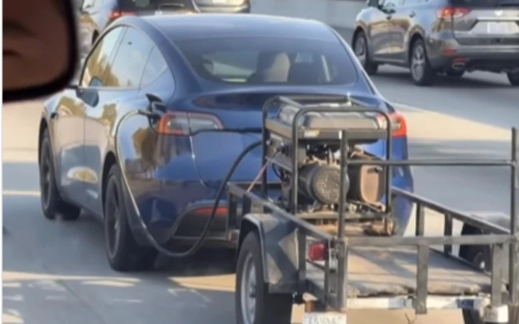 Vừa chạy xe điện vừa sạc bằng máy phát điện diesel, tài xế nhận kết đắng Vừa chạy xe điện vừa sạc bằng máy phát điện diesel, tài xế nhận kết đắng