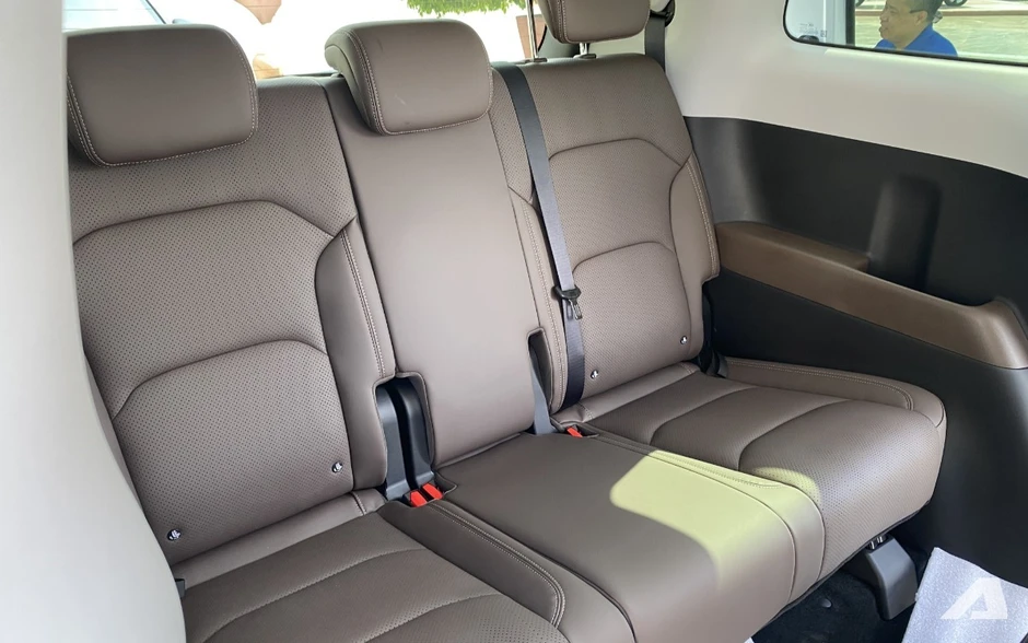 Wuling Darion ra mắt Việt Nam: Giá từ 750 triệu đồng, 2 bản, cửa trượt điện, ghế kiểu thương gia, chạy 500km/sạc, cạnh tranh BYD M6