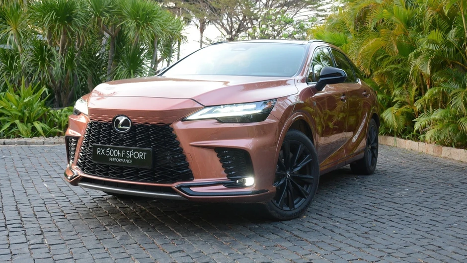 Xe bán chạy nhất của Lexus được làm mới Xe bán chạy nhất của Lexus được làm mới