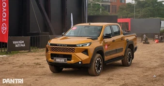 Xe bán tải hút khách, Hilux giảm tiêu thụ vẫn “hot” hơn Triton