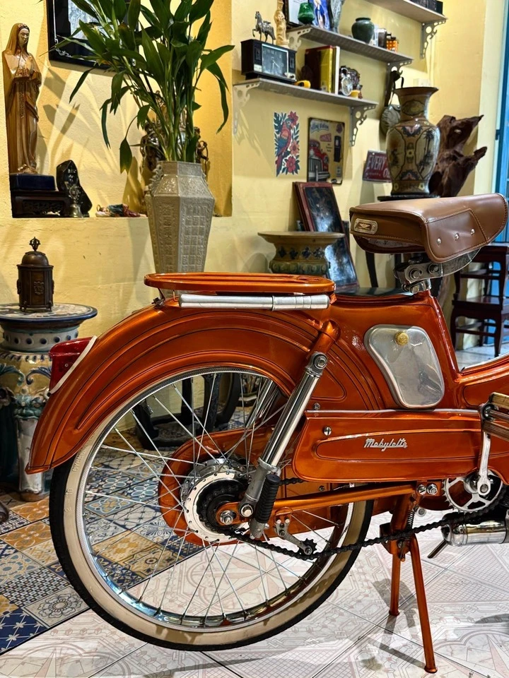 Xe đạp máy Pháp hơn 60 năm tuổi có giá đắt ngang xe ga Vespa Xe đạp máy Pháp hơn 60 năm tuổi có giá đắt ngang xe ga Vespa