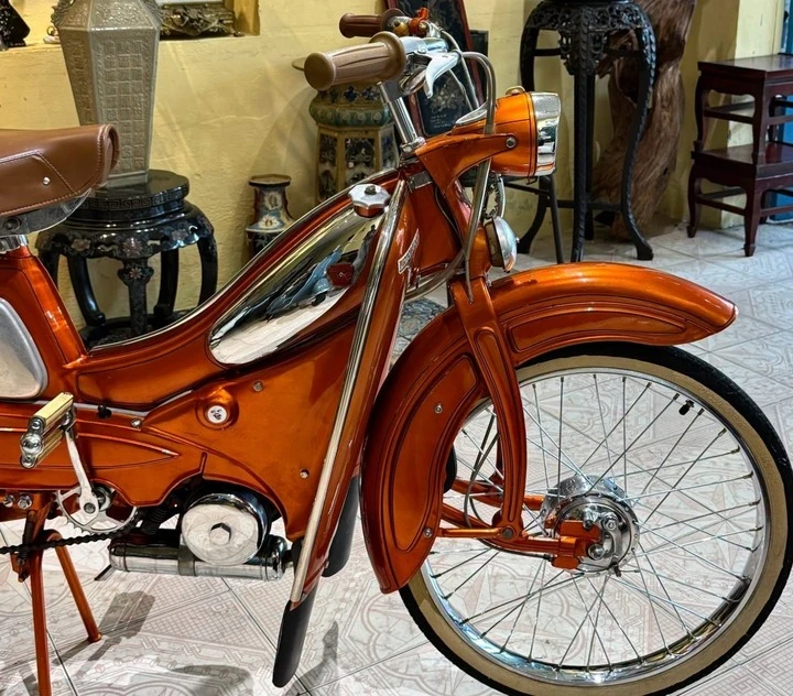 Xe đạp máy Pháp hơn 60 năm tuổi có giá đắt ngang xe ga Vespa Xe đạp máy Pháp hơn 60 năm tuổi có giá đắt ngang xe ga Vespa
