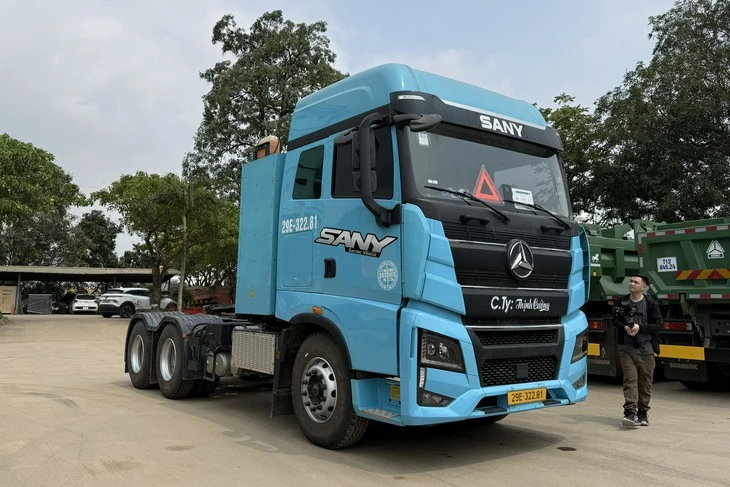 Xe đầu kéo điện: Đi Hà Nội - Hải Phòng tốn chỉ hơn 1 triệu, sạc 2 cổng một lúc Xe đầu kéo điện: Đi Hà Nội - Hải Phòng tốn chỉ hơn 1 triệu, sạc 2 cổng một lúc