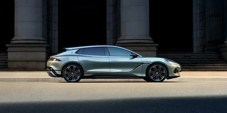 Xe điện có tầm hoạt động xa nhất thế giới: Chạy tới 1.036km/sạc, mạnh hơn 1.000 mã lực