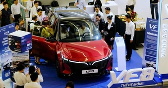 Xe điện hóa vượt doanh số xe thuần xăng dầu tại Việt Nam