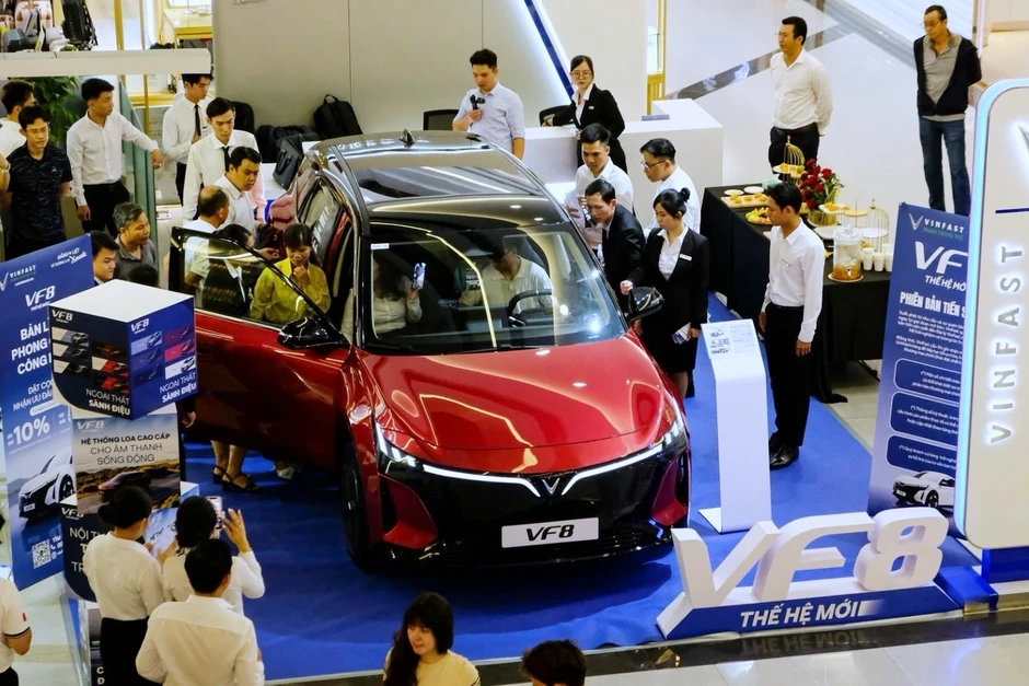 Xe điện hóa vượt doanh số xe thuần xăng dầu tại Việt Nam Xe điện hóa vượt doanh số xe thuần xăng dầu tại Việt Nam