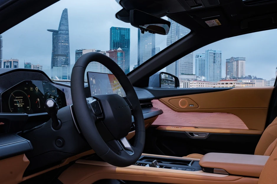 Xe điện Lexus đầu tiên tại Việt Nam chốt giá dưới 3 tỷ đồng