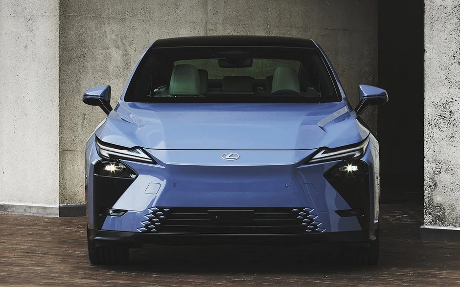 Xe điện Lexus đầu tiên Việt Nam lộ diện: Giá dự kiến gần 3 tỷ đồng, chạy hơn 440km/sạc, cắm nhanh nửa tiếng đầy 10-80% pin Xe điện Lexus đầu tiên Việt Nam lộ diện: Giá dự kiến gần 3 tỷ đồng, chạy hơn 440km/sạc, cắm nhanh nửa tiếng đầy 10-80% pin