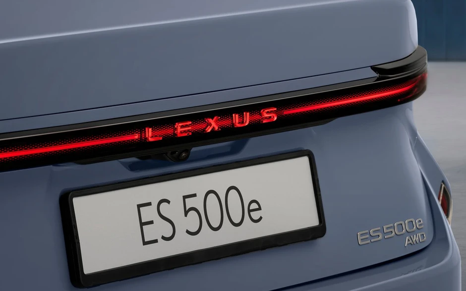 Xe điện Lexus đầu tiên Việt Nam lộ diện: Giá dự kiến gần 3 tỷ đồng, chạy hơn 440km/sạc, cắm nhanh nửa tiếng đầy 10-80% pin Xe điện Lexus đầu tiên Việt Nam lộ diện: Giá dự kiến gần 3 tỷ đồng, chạy hơn 440km/sạc, cắm nhanh nửa tiếng đầy 10-80% pin