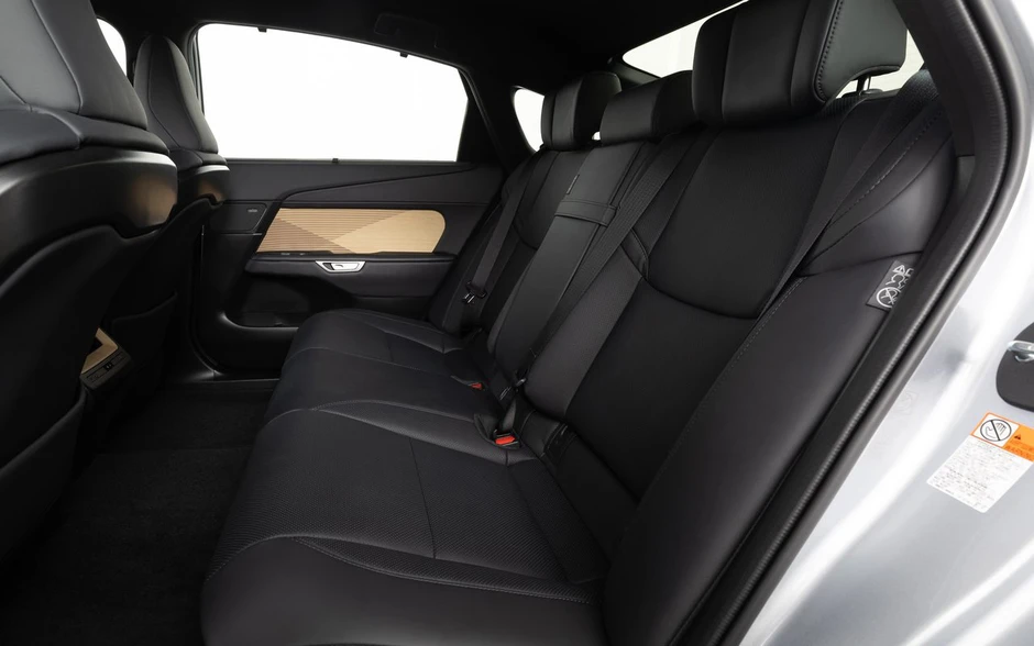 Xe điện Lexus đầu tiên Việt Nam lộ diện: Giá dự kiến gần 3 tỷ đồng, chạy hơn 440km/sạc, cắm nhanh nửa tiếng đầy 10-80% pin Xe điện Lexus đầu tiên Việt Nam lộ diện: Giá dự kiến gần 3 tỷ đồng, chạy hơn 440km/sạc, cắm nhanh nửa tiếng đầy 10-80% pin