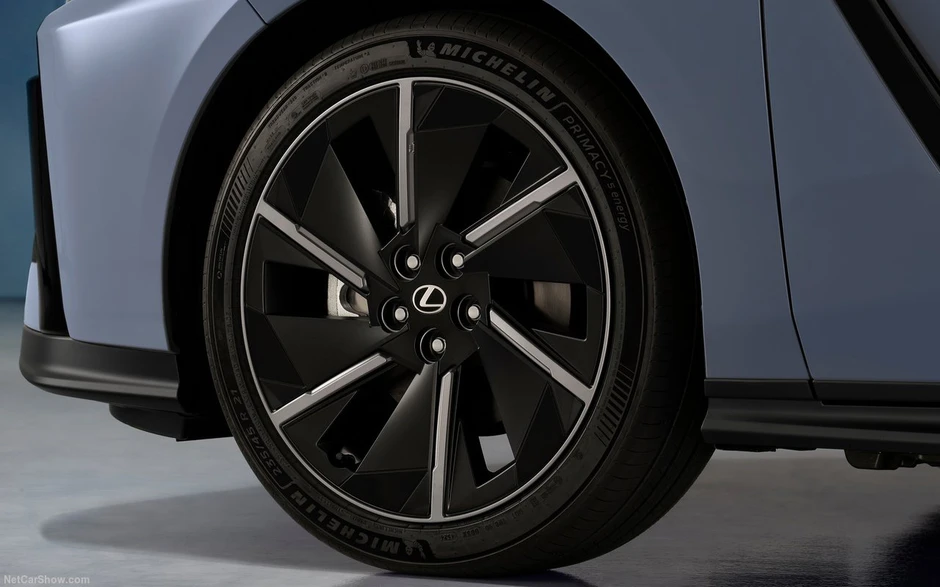 Xe điện Lexus đầu tiên Việt Nam lộ diện: Giá dự kiến gần 3 tỷ đồng, chạy hơn 440km/sạc, cắm nhanh nửa tiếng đầy 10-80% pin Xe điện Lexus đầu tiên Việt Nam lộ diện: Giá dự kiến gần 3 tỷ đồng, chạy hơn 440km/sạc, cắm nhanh nửa tiếng đầy 10-80% pin