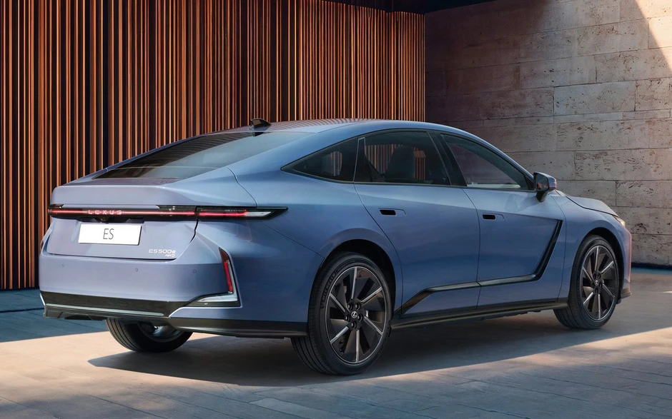 Xe điện Lexus đầu tiên Việt Nam lộ thông số vận hành: Dẫn động 2 cầu, nặng hơn 2,2 tấn, 'ăn' điện gấp đôi Taycan Xe điện Lexus đầu tiên Việt Nam lộ thông số vận hành: Dẫn động 2 cầu, nặng hơn 2,2 tấn, 'ăn' điện gấp đôi Taycan