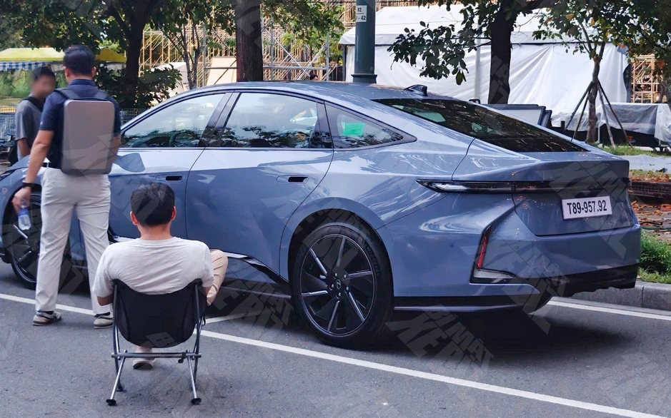 Xe điện mới của Lexus lộ diện ở Việt Nam, giá dự kiến dưới 3 tỷ đồng Xe điện mới của Lexus lộ diện ở Việt Nam, giá dự kiến dưới 3 tỷ đồng